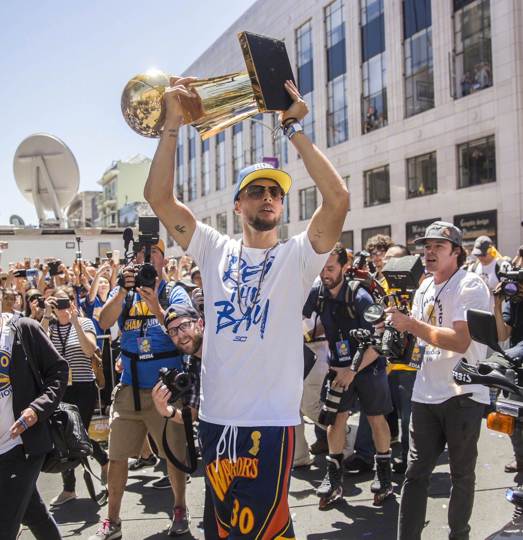 美媒:篮网尼克斯等队可能对贝兹利挺感兴趣